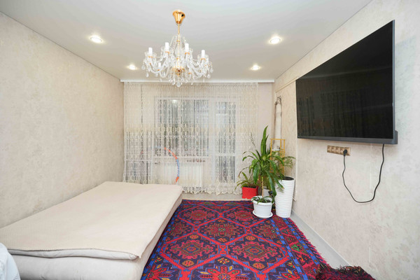 Продам трехкомнатную (3-комн.) квартиру, Чекистов пр-кт, 3/1, Краснодар г