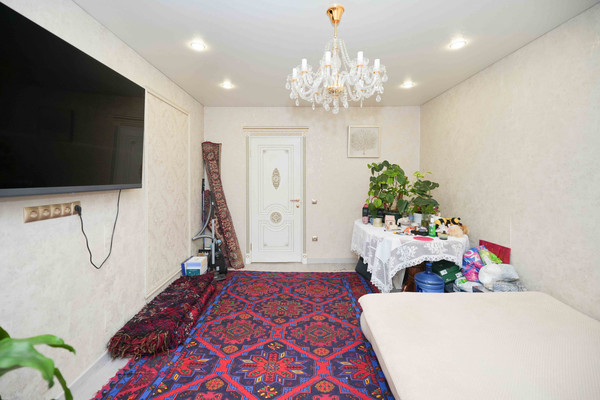 Продам трехкомнатную (3-комн.) квартиру, Чекистов пр-кт, 3/1, Краснодар г