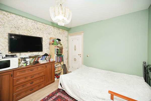 Продам трехкомнатную (3-комн.) квартиру, Чекистов пр-кт, 3/1, Краснодар г