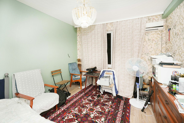 Продам трехкомнатную (3-комн.) квартиру, Чекистов пр-кт, 3/1, Краснодар г