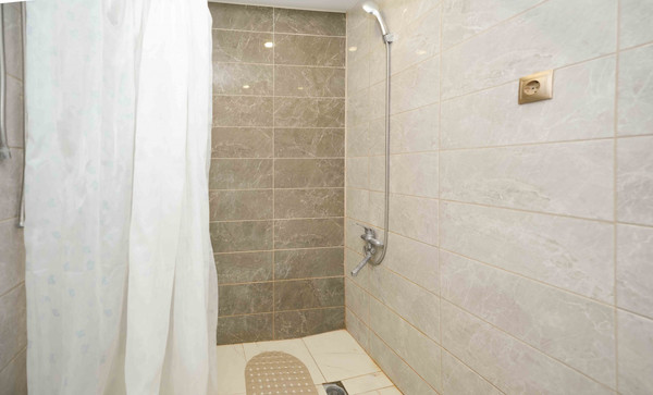 Продам трехкомнатную (3-комн.) квартиру, Чекистов пр-кт, 3/1, Краснодар г