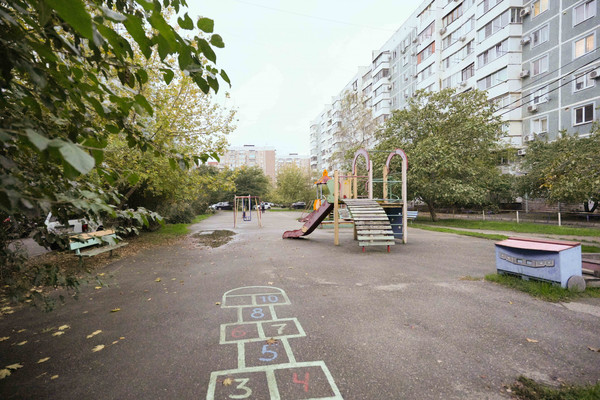 Продам трехкомнатную (3-комн.) квартиру, Чекистов пр-кт, 3/1, Краснодар г