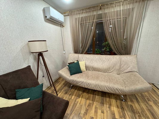 Продам двухкомнатную (2-комн.) квартиру, 70 лет Октября ул, 12, Стрехнино с