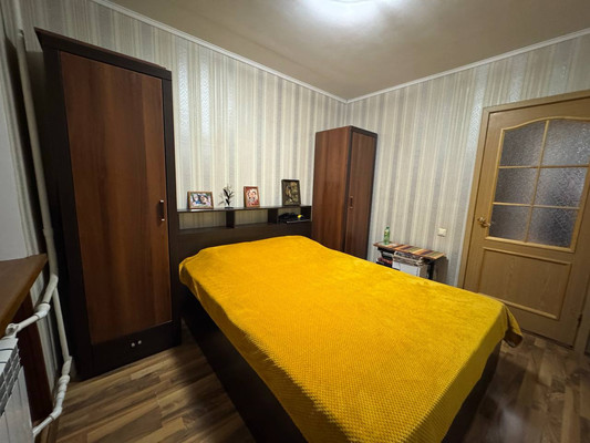 Продам двухкомнатную (2-комн.) квартиру, 70 лет Октября ул, 12, Стрехнино с