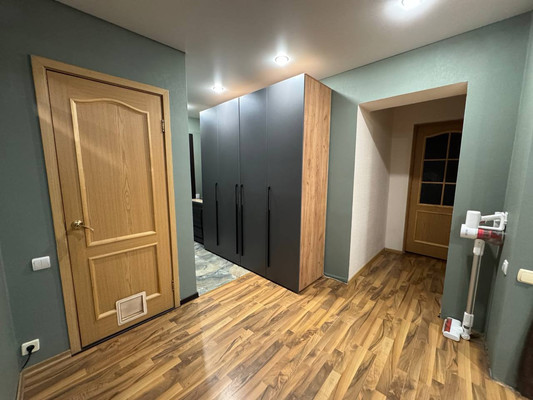 Продам двухкомнатную (2-комн.) квартиру, 70 лет Октября ул, 12, Стрехнино с