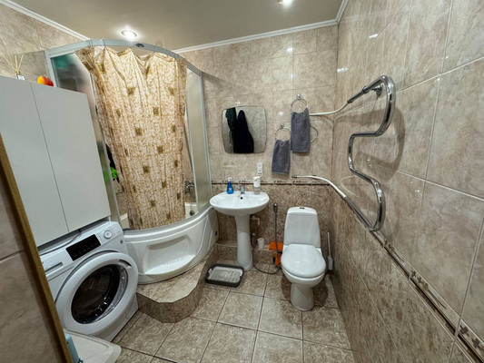 Продам двухкомнатную (2-комн.) квартиру, 70 лет Октября ул, 12, Стрехнино с