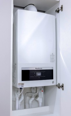 Продам двухкомнатную (2-комн.) квартиру, Октябрьская ул, 12к2, Калининград г