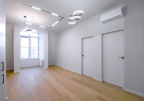 Продам двухкомнатную (2-комн.) квартиру, Октябрьская ул, 12к2, Калининград г