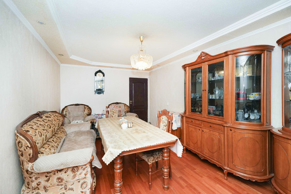 Продам многокомнатную квартиру, им. 70-летия Октября ул, 22, Краснодар г