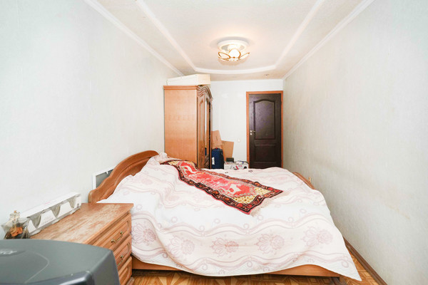 Продам многокомнатную квартиру, им. 70-летия Октября ул, 22, Краснодар г