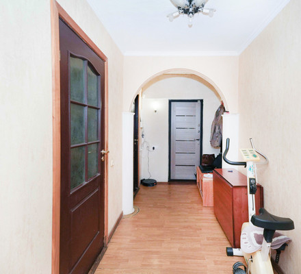 Продам многокомнатную квартиру, им. 70-летия Октября ул, 22, Краснодар г