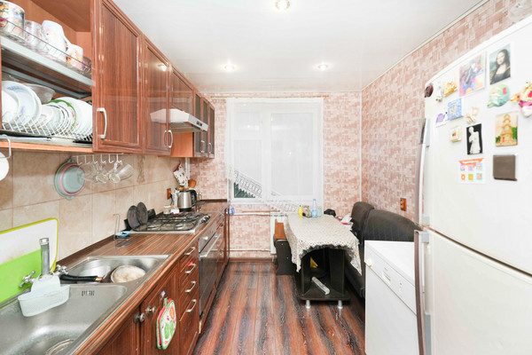 Продам многокомнатную квартиру, им. 70-летия Октября ул, 22, Краснодар г