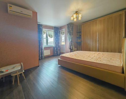 Продам трехкомнатную (3-комн.) квартиру, Южная ул, 13, Новороссийск г