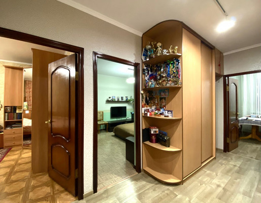Продам двухкомнатную (2-комн.) квартиру, Бартеневская ул, 49к1, Москва г