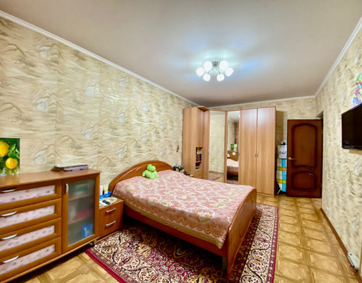 Продам двухкомнатную (2-комн.) квартиру, Бартеневская ул, 49к1, Москва г