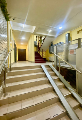 Продам двухкомнатную (2-комн.) квартиру, Бартеневская ул, 49к1, Москва г