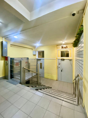 Продам двухкомнатную (2-комн.) квартиру, Бартеневская ул, 49к1, Москва г