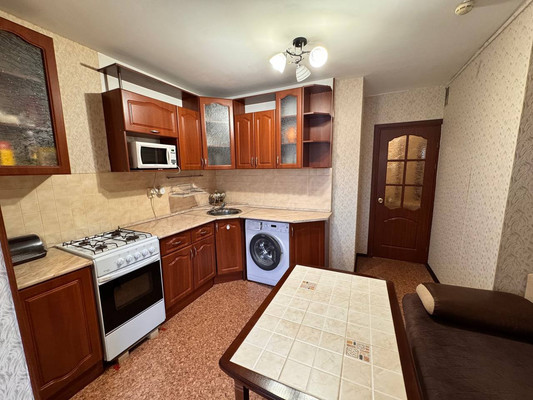Продам однокомнатную (1-комн.) квартиру, Победы пр-кт, 210кА, Казань г