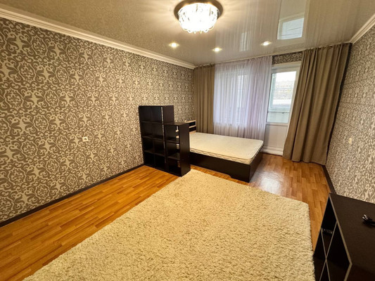 Продам однокомнатную (1-комн.) квартиру, Победы пр-кт, 210кА, Казань г