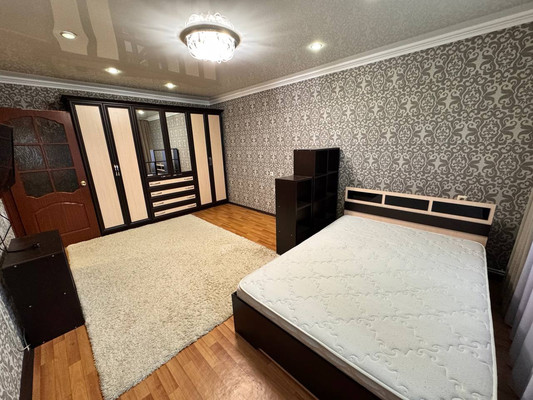 Продам однокомнатную (1-комн.) квартиру, Победы пр-кт, 210кА, Казань г