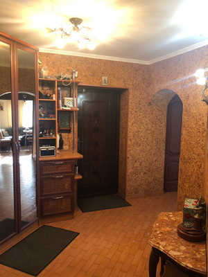 Продам трехкомнатную (3-комн.) квартиру, Большая Московская ул, 59, Великий Новгород г