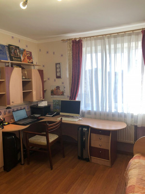 Продам трехкомнатную (3-комн.) квартиру, Большая Московская ул, 59, Великий Новгород г