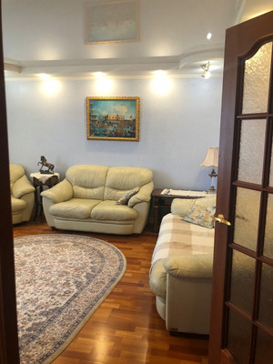 Продам трехкомнатную (3-комн.) квартиру, Большая Московская ул, 59, Великий Новгород г