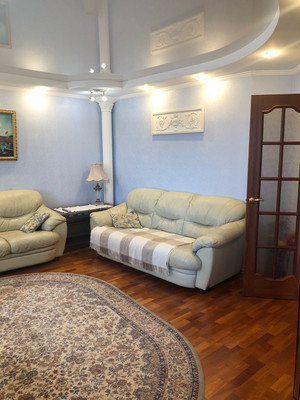 Продам трехкомнатную (3-комн.) квартиру, Большая Московская ул, 59, Великий Новгород г