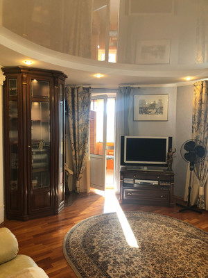 Продам трехкомнатную (3-комн.) квартиру, Большая Московская ул, 59, Великий Новгород г