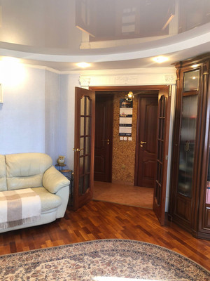 Продам трехкомнатную (3-комн.) квартиру, Большая Московская ул, 59, Великий Новгород г