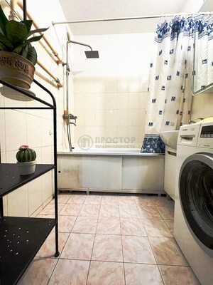 Продам двухкомнатную (2-комн.) квартиру, Комсомольский пр-кт, 16/2, Люберцы г