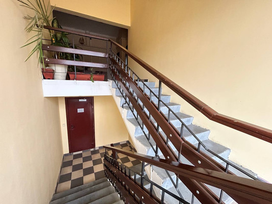 Продам двухкомнатную (2-комн.) квартиру, Ковыльная ул, 86, Симферополь г