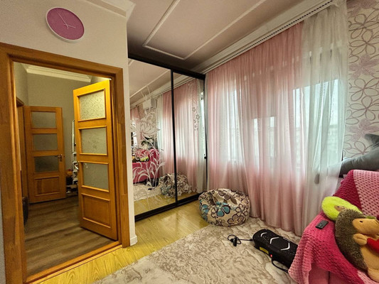 Продам двухкомнатную (2-комн.) квартиру, Ковыльная ул, 86, Симферополь г