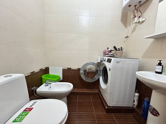 Продам двухкомнатную (2-комн.) квартиру, Ковыльная ул, 86, Симферополь г