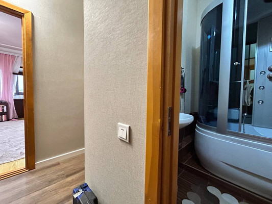 Продам двухкомнатную (2-комн.) квартиру, Ковыльная ул, 86, Симферополь г