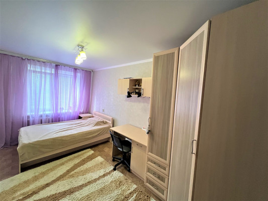 Продам двухкомнатную (2-комн.) квартиру, Вокзальная ул, 152, Брянск г