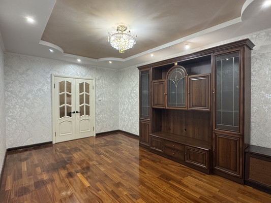 Продам трехкомнатную (3-комн.) квартиру, Дачная ул, 12к1, Рязань г