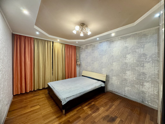 Продам трехкомнатную (3-комн.) квартиру, Дачная ул, 12к1, Рязань г