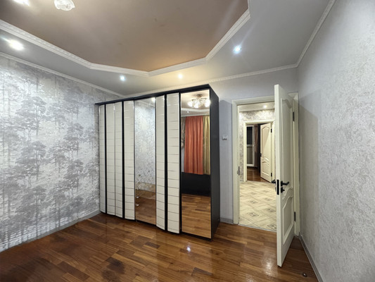 Продам трехкомнатную (3-комн.) квартиру, Дачная ул, 12к1, Рязань г