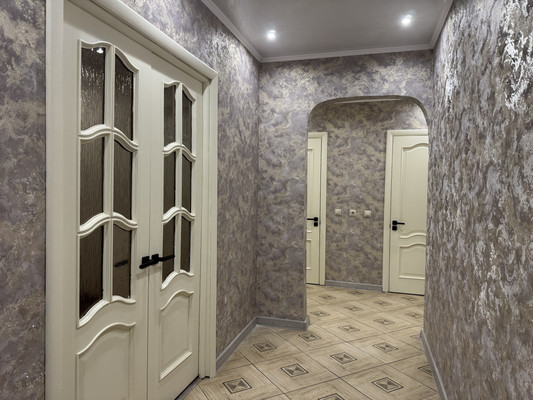 Продам трехкомнатную (3-комн.) квартиру, Дачная ул, 12к1, Рязань г