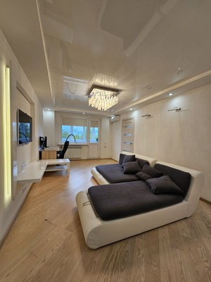 Сдам трехкомнатную (3-комн.) квартиру, Симферопольская ул, 30к2, Краснодар г