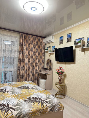 Продам однокомнатную (1-комн.) квартиру, Имени Ю. Гагарина парк, 16кБ, Калининград г