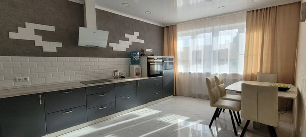 Продам двухкомнатную (2-комн.) квартиру, Восточно-Кругликовская ул, 42/3к2, Краснодар г