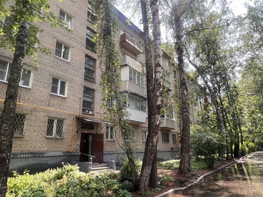 Продам двухкомнатную (2-комн.) квартиру, Железнодорожный проезд, 13, Красногорск г