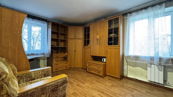 Продам двухкомнатную (2-комн.) квартиру, Кайская ул, 3б, Иркутск г