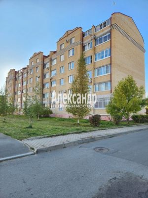 Продам двухкомнатную (2-комн.) квартиру, Восточная ул, 8, Кириши г