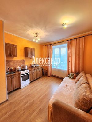 Продам двухкомнатную (2-комн.) квартиру, Восточная ул, 8, Кириши г