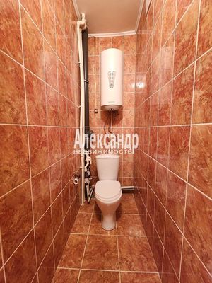 Продам двухкомнатную (2-комн.) квартиру, Восточная ул, 8, Кириши г