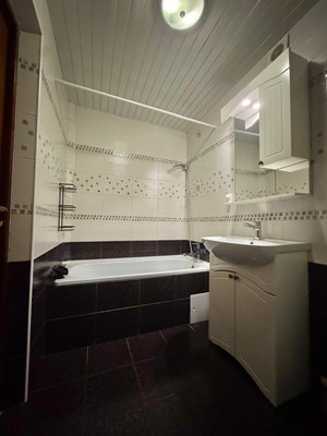 Продам двухкомнатную (2-комн.) квартиру, имени Гагарина Юрия Алексеевича ул, 1, Баксан г