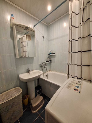 Продам двухкомнатную (2-комн.) квартиру, Ямашева пр-кт, 1019, Казань г